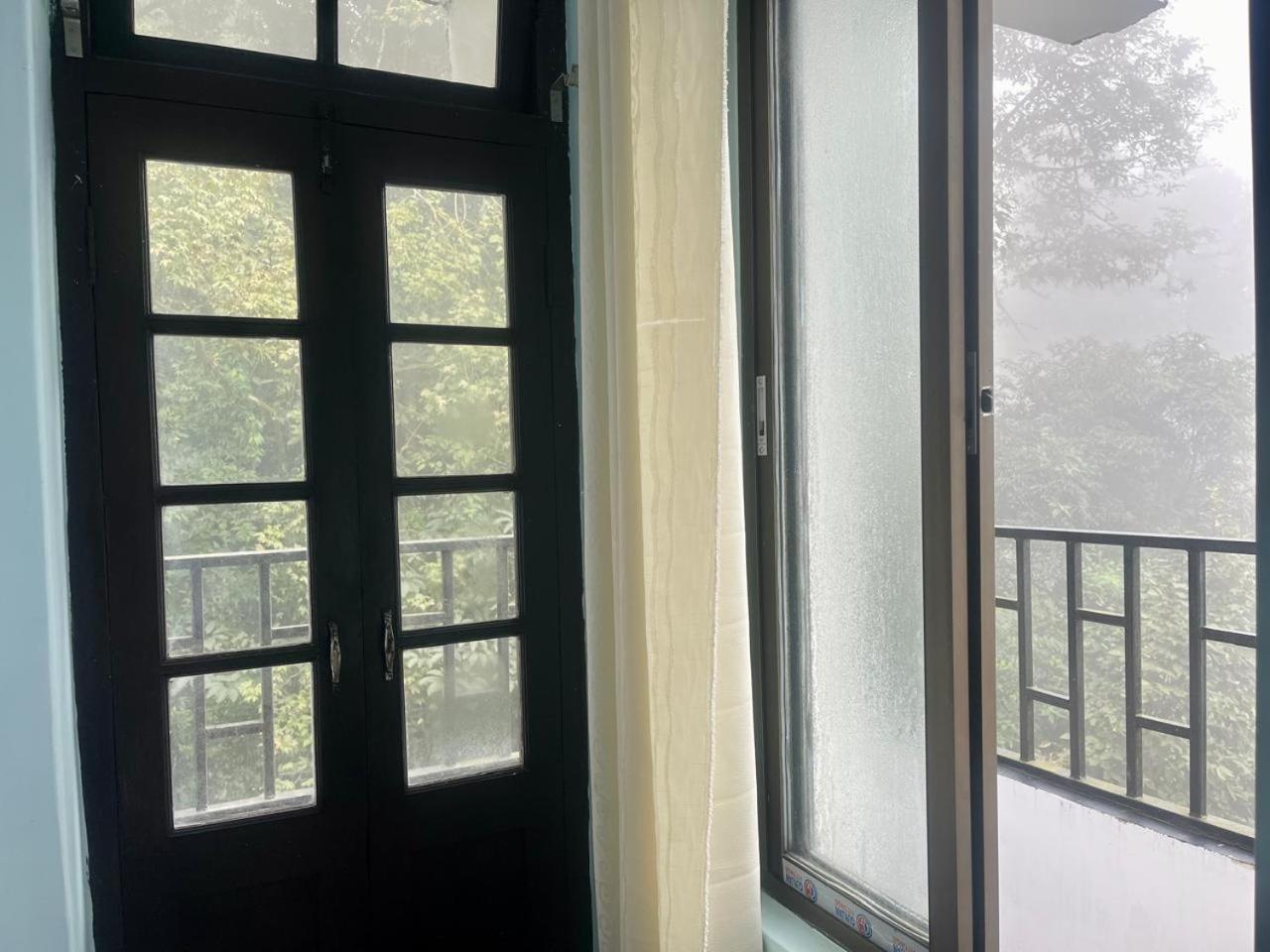 Forest Lodge - 80 Mts From Mall Road ダージリン エクステリア 写真